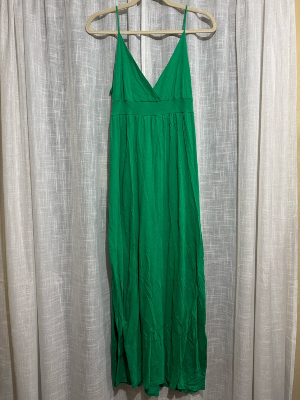 Xhilaration Emerald Green V-Neck Spaghetti Strap Maxi Dress